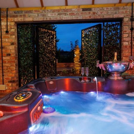 Lincoln Holiday Retreat View With Private Hot Tub ภายนอก รูปภาพ